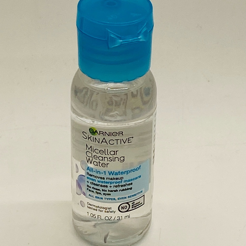 NWT Garnier Micellar Cleansing Water Mini Size 1.05 oz/31 ml